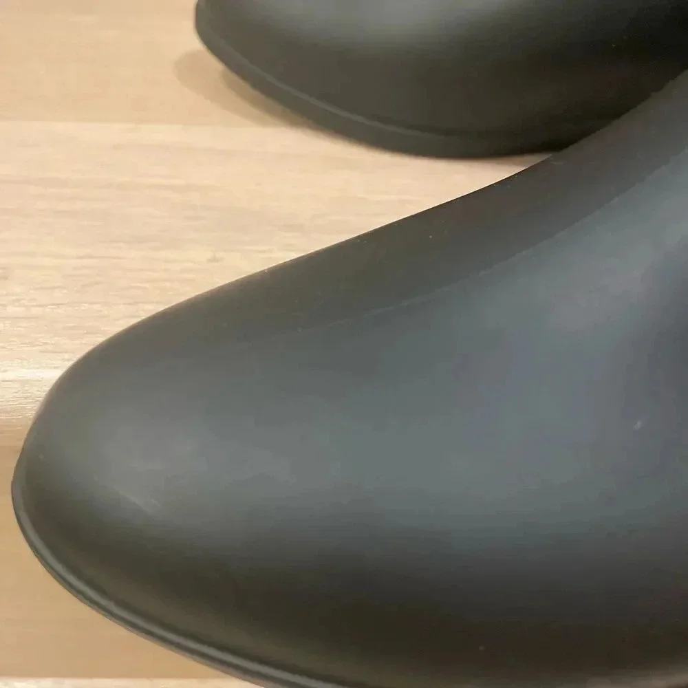 - JEFFREY CAMPBELL SHOES CLOUDY WATERPROOF CHELSEA RAIN BOOTS MATTE  BLACK 6